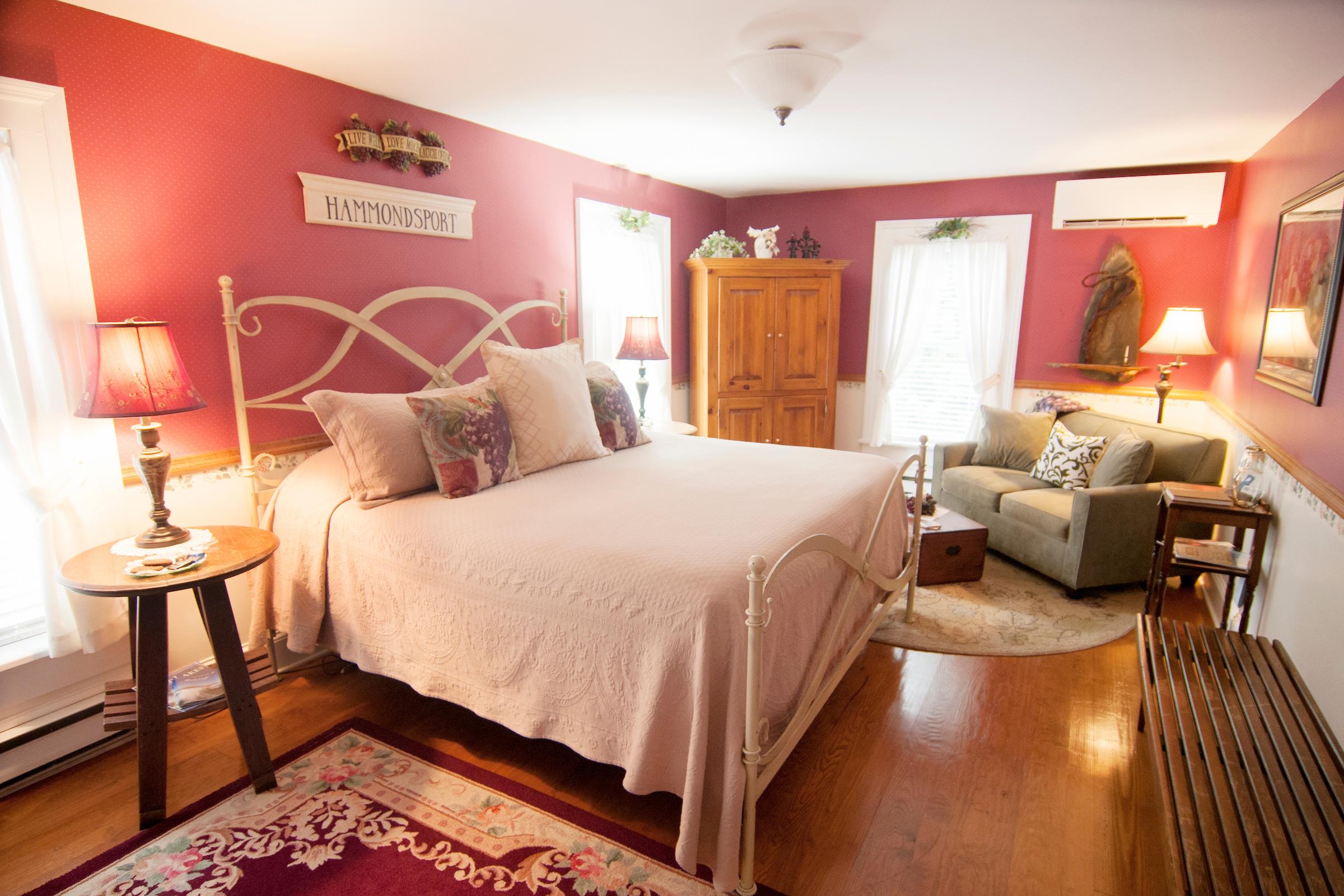 Best Bed and Breakfast Hammondsport NY Blushing Rose Bed and Breakfast